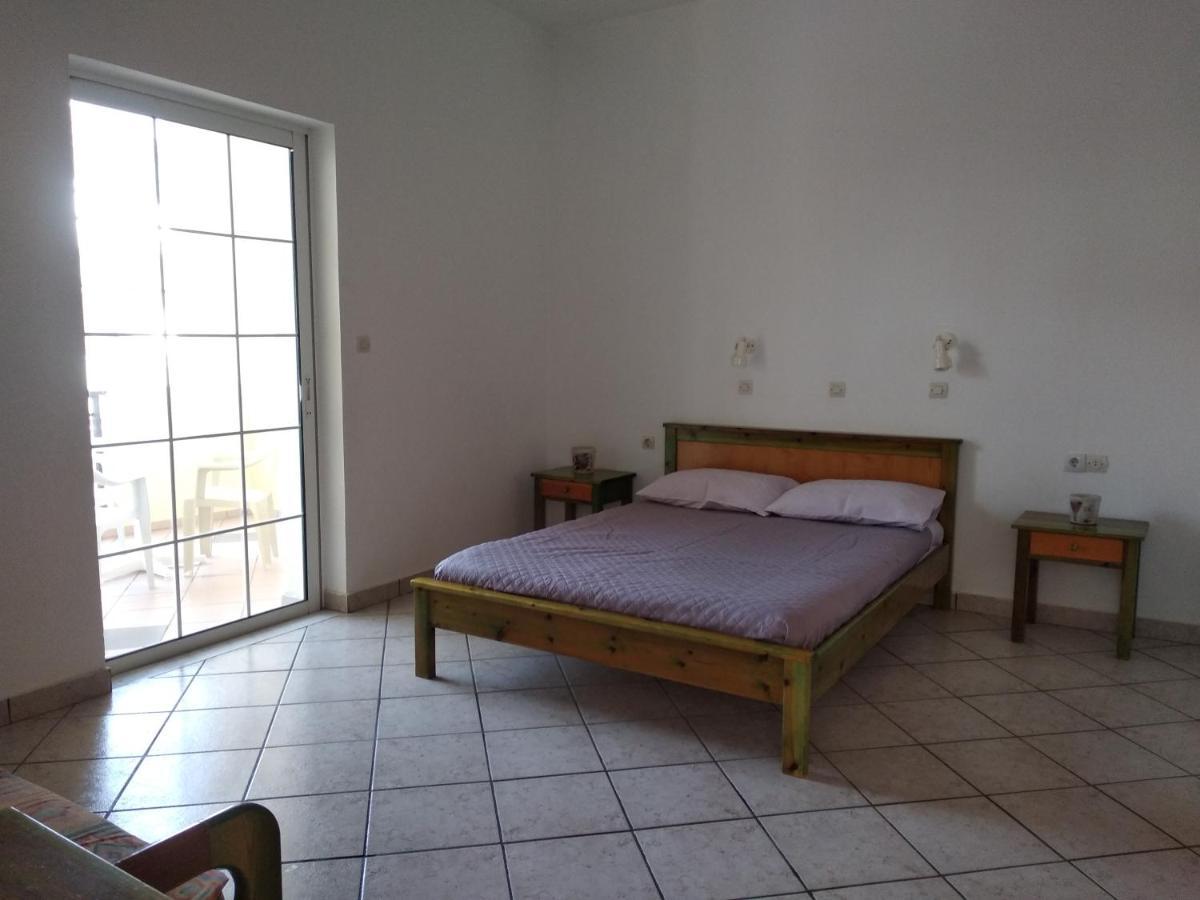 Ton Mari Apartments Παλαιοχώρα Εξωτερικό φωτογραφία